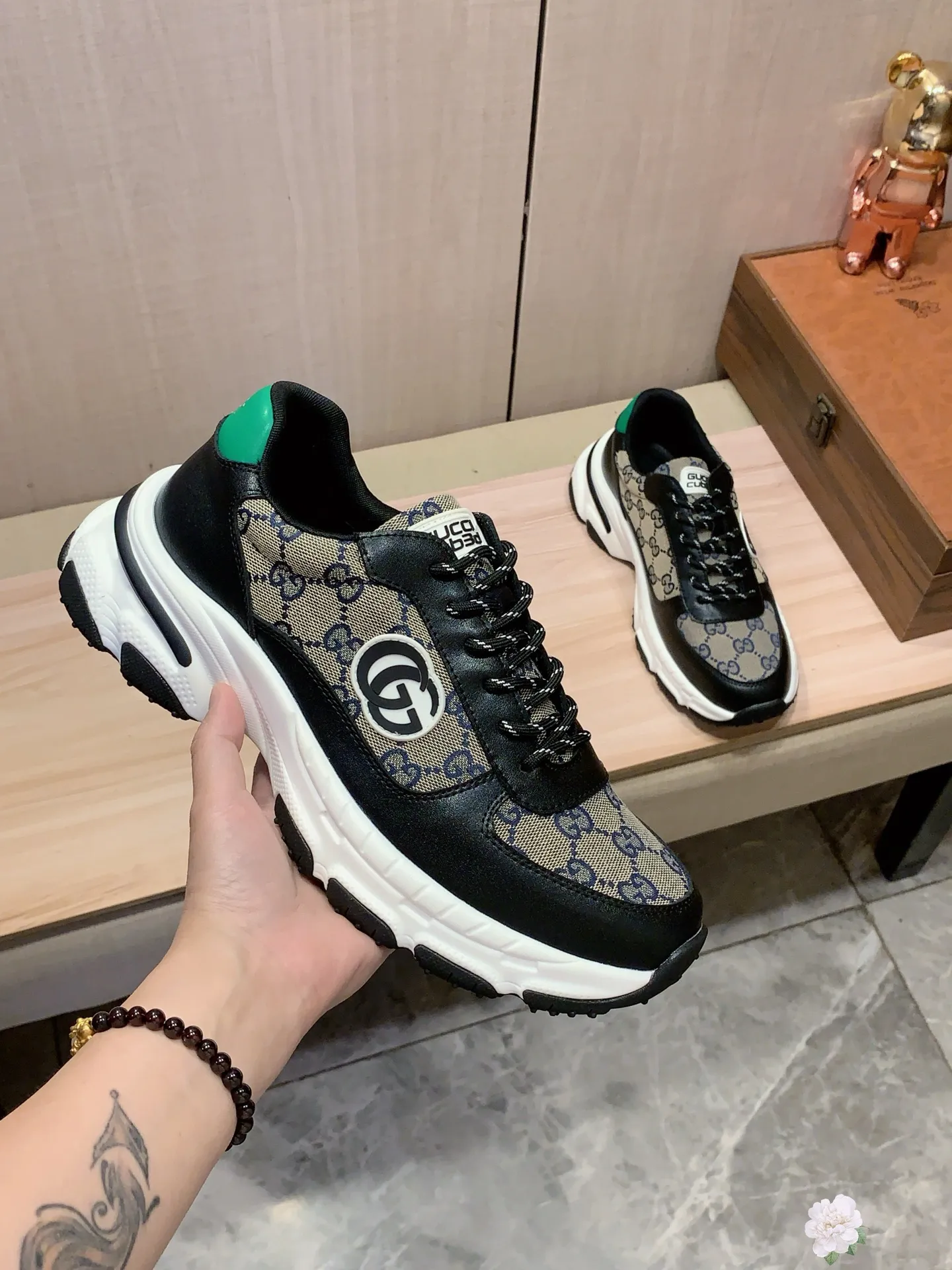 Men's men's shoes💰460💰💰🎩🎩[Lightning][Lightning] "Gucci*" The latest • popular casual shoes, top brand [seduce] luxury ~ purchasing agency, top ~ quality. [Strong] The upper is made of imported breathable cowhide with material ➕ breathable sheepskin feet (•) and fine workmanship. The original stylish and stylish soft rubber wear-resistant and non-slip outsole is light and comfortable on the feet. The real thing looks better when photographed in person. Code 111: Code: 38-44, 3️⃣ colors selected
